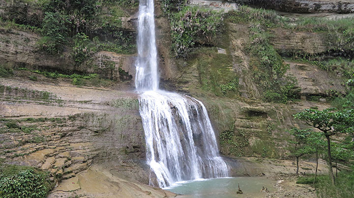 Can-umantad Falls