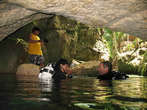 Diving in Dahonog Cave