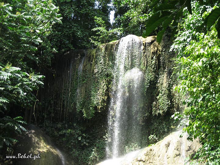 Kawasan Waterfall